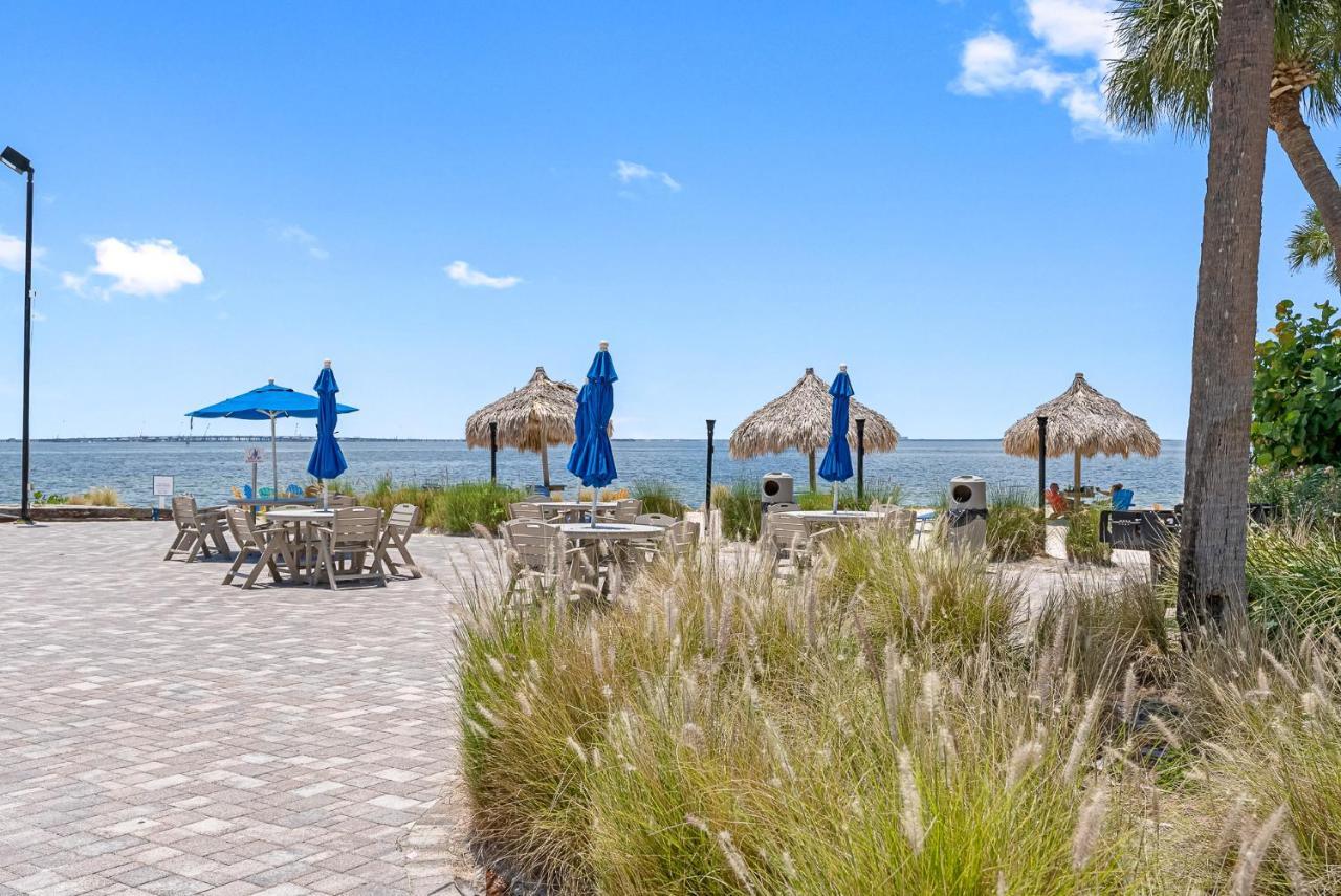 Villa Wake Up To The Ocean Breeze - Enjoy Amazing Views Tampa Esterno foto
